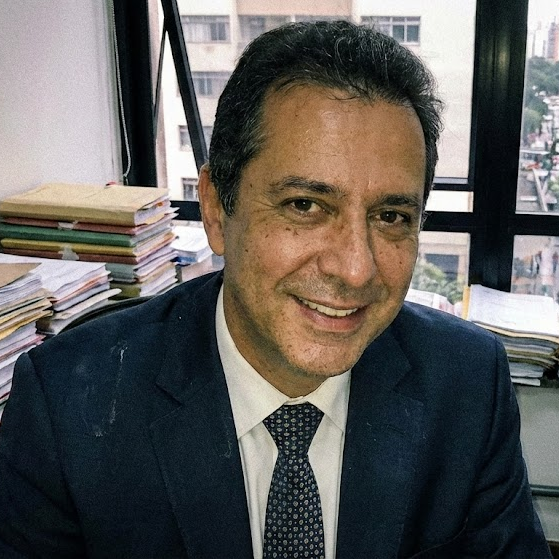 Dr. Roberto Alves